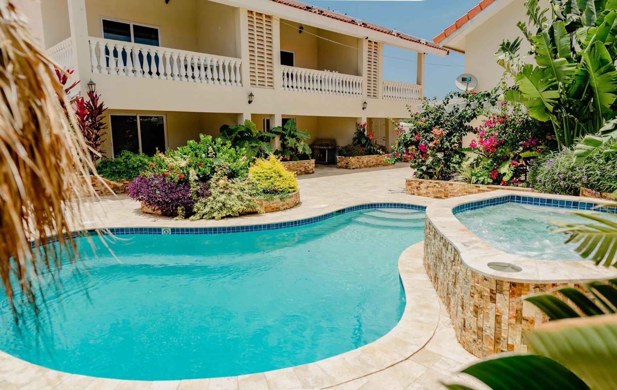 Gorgeous 2-Bedroom Apartment 2 Km From Eagle Beach Palm Beach Luaran gambar